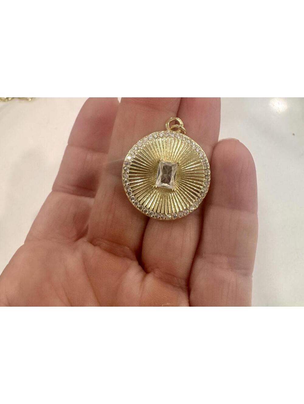 FR Vault gold over brass pendant